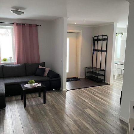 Apartmán Jaettefin Laegenhet Mellan Staden Och Fjaellet Oviken Exteriér fotografie